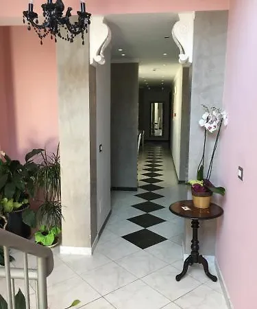 Hotel Scilla 3* שילה