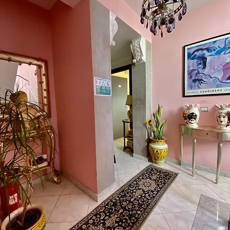 Hotel Scilla מלון 3*