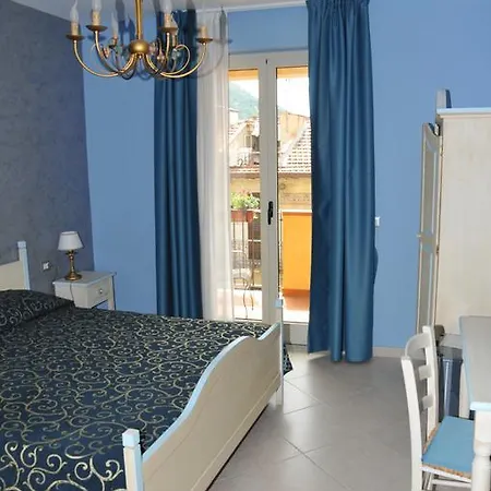 Hotel Scilla 3* שילה