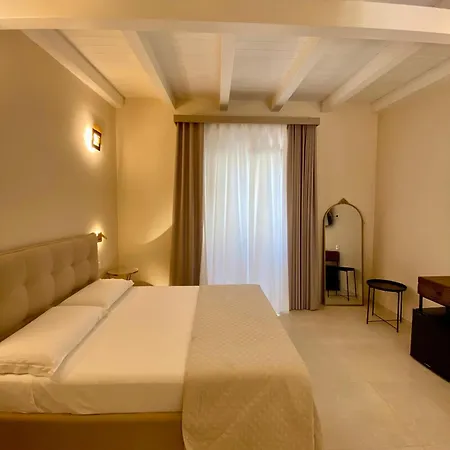 מלון Hotel Scilla