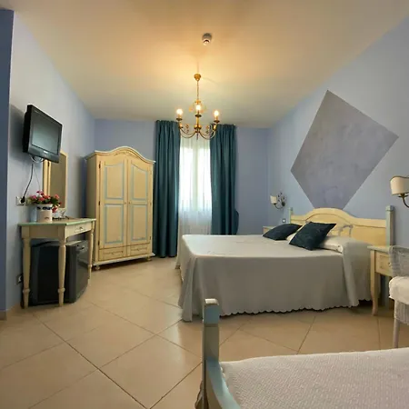 מלון Hotel Scilla שילה