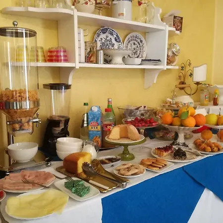 Hotel Scilla מלון 3*