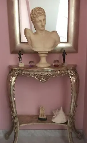 Hotel Scilla מלון 3*