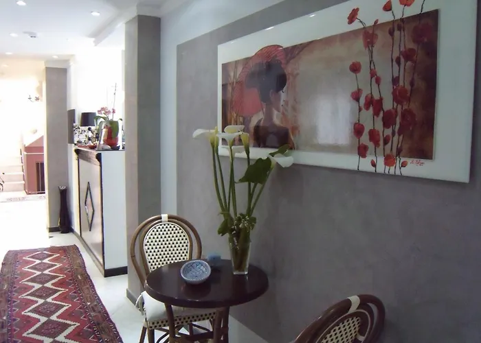 מלון Hotel Scilla 3*