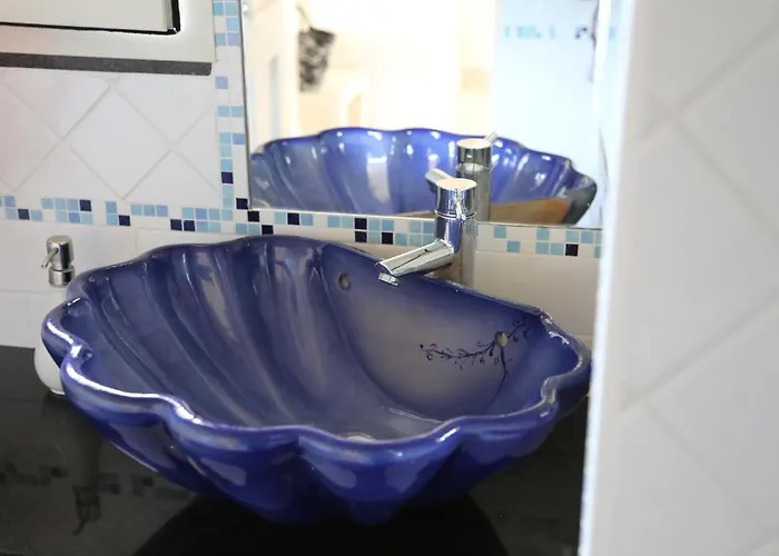 Hotel Scilla 3* שילה